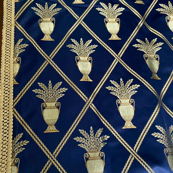 🎬✨Tv Show “UMBRELLA ACADEMY ” - (Set of x2) Custom Drapes -The Handler Office - Picture 7 of 11